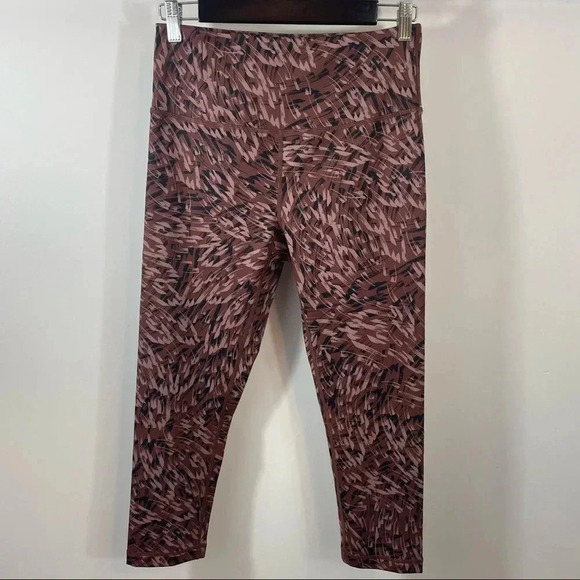 Zella High Waist Studio  Crop Leggings - Picture 3 of 11